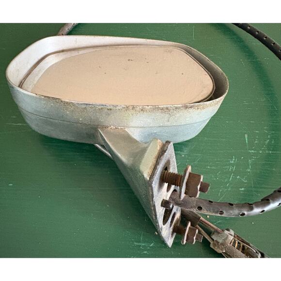 Vintage Outside Auto Rear View Mirror - Picture 7 of 9